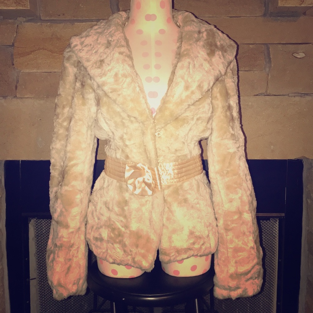 Faux fur jacket with pink waist details
